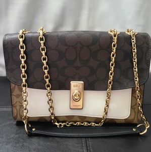 Lane Shoulder Bag InBlocked Signature Canvas